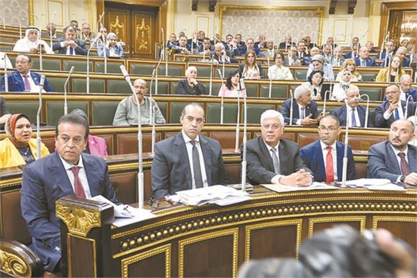 «النواب» يوافق على «تنظيم شئون المهن الطبية»