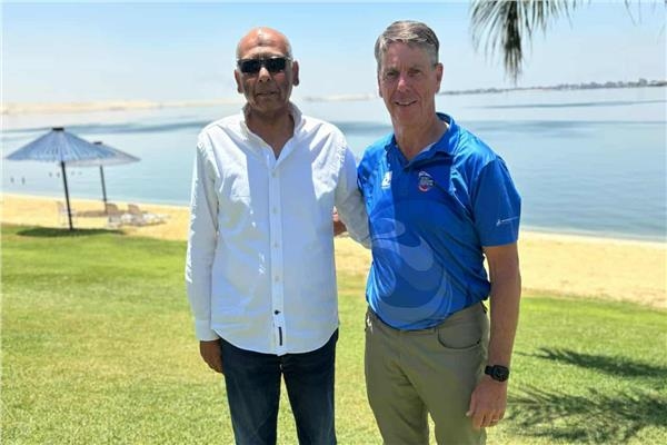 فرحات يلتقي بالخبير الهولندي لقيادة خطة تطوير منتخب مصر للهوكي