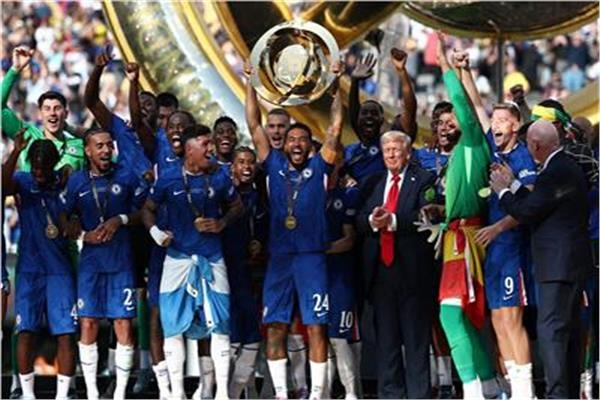 ترامب يسلم جوائز نهائي كأس العالم للأندية