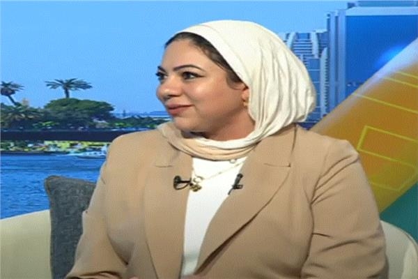 اخصائية طب تقويمي: تأثير السكريات على القولون يسبب آلامًا في الرقبة