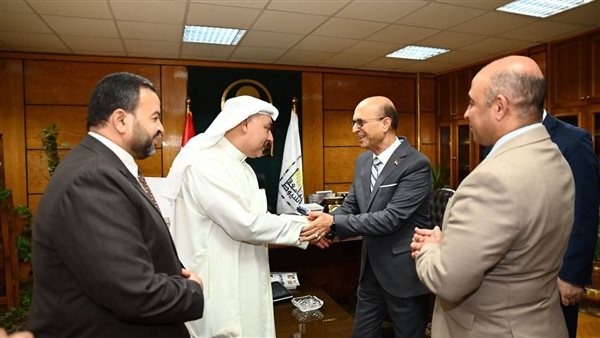 "المنشاوي" يبحث أوجه التعاون المشترك مع المكتب الكويتي للمشروعات الخيرية بالقاهرة