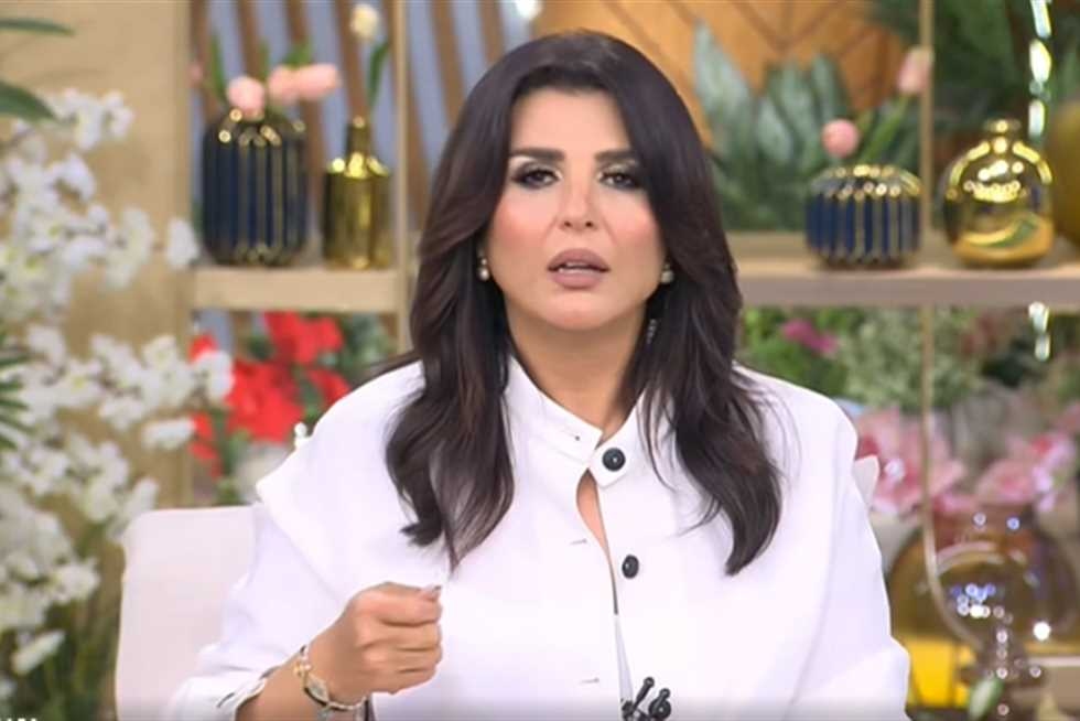 «مش هنزيط في الزيطة».. منى الشاذلي عن أزمة لوحات مها الصغير المسروقة