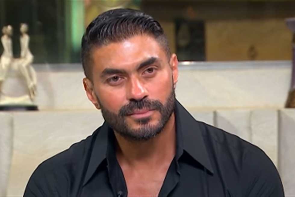 بكاء خالد سليم بعد عرض مشاهد نادرة لوالده في «صاحبة السعادة» (فيديو)