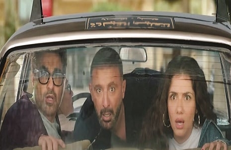 بالدش البارد ورمي الأدوية.. السقا يكشف تفاصيل تعديل سلوك أحمد فهمي لإنقاذ فيلمهما الجديد