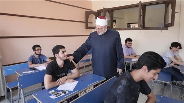 اليوم، امتحان مادة "اللغة الإنجليزية" لطلاب القسم العلمي للثانوية الأزهرية