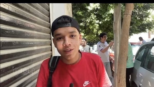 طلاب الثانوية العامة في القاهرة: امتحان الرياضيات البحتة كويس ومحتاج طالب فاهم (فيديو)