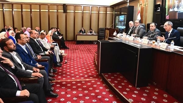 بعد انتقاد الحكومة بسبب حريق سنترال رمسيس، فوزي يكشف سر عدم حضور مدبولي ل النواب