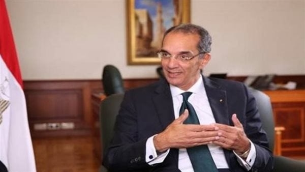 وزير الاتصالات: نعمل على استعادة الخدمات في المنطقة المحيطة بسنترال رمسيس