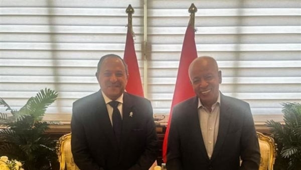 محافظ بورسعيد يبحث مع رئيس اتحاد عمال مصر تعزيز التعاون المشترك