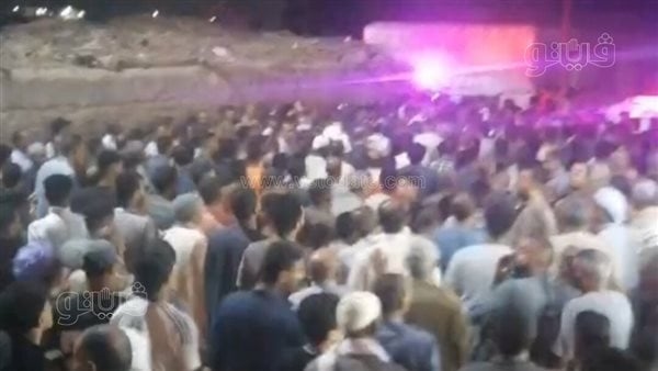 ماتوا على طريقة "فتيات العنب"، جنازة مهيبة ل 3 شباب ضحايا لقمة العيش بالشرقية (صور)