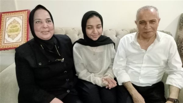 فيتو داخل منزل نوران نبيل السادسة على الجمهورية: أفتخر بلقب أخت الدكاترة ومثلي الأعلى مجدي يعقوب (فيديو)
