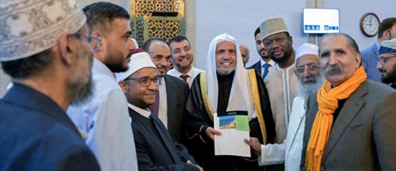 أكد أهمية مناهج التعليم الديني.. العيسى يشدد: تحصين الشباب المسلم من الأفكار الدخيلة على "الاعتدال"