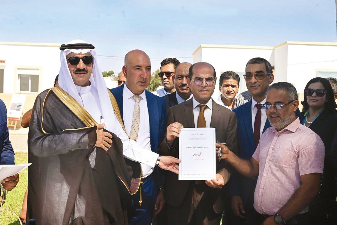 سفير المملكة في تونس يسلم 129 وحدة سكنية بتمويل سعودي