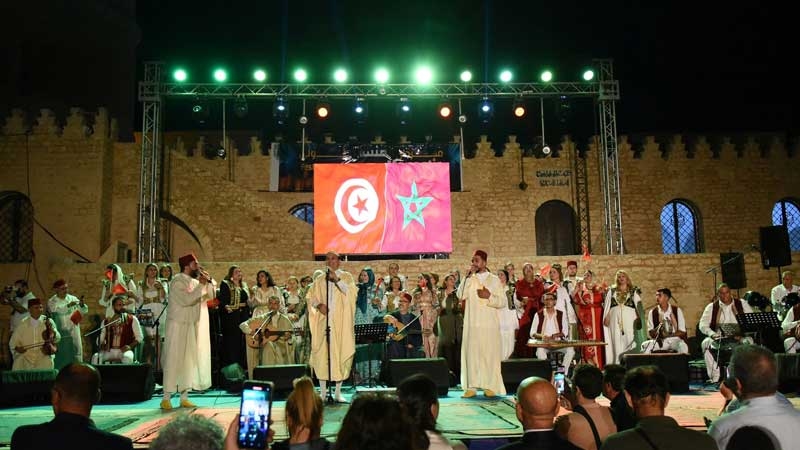 في افتتاح مهرجان المنستير الدولي .. «رحاب الأندلس» يجمع الموروث الموسيقي التونسي والمغربي
