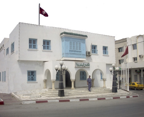 المنستير: توسعة ميناء الصيد البحري بطبلبة وانجاز مركّب تقني وتأهيل مركز التكوين محور اجتماع اللجنة الجهوية للتسريع في المشاريع العمومية