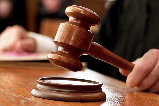 عدالة معلقة وقضاة بلا حماية: السلطة القضائية في اليمن بين الإهانة والتجويع