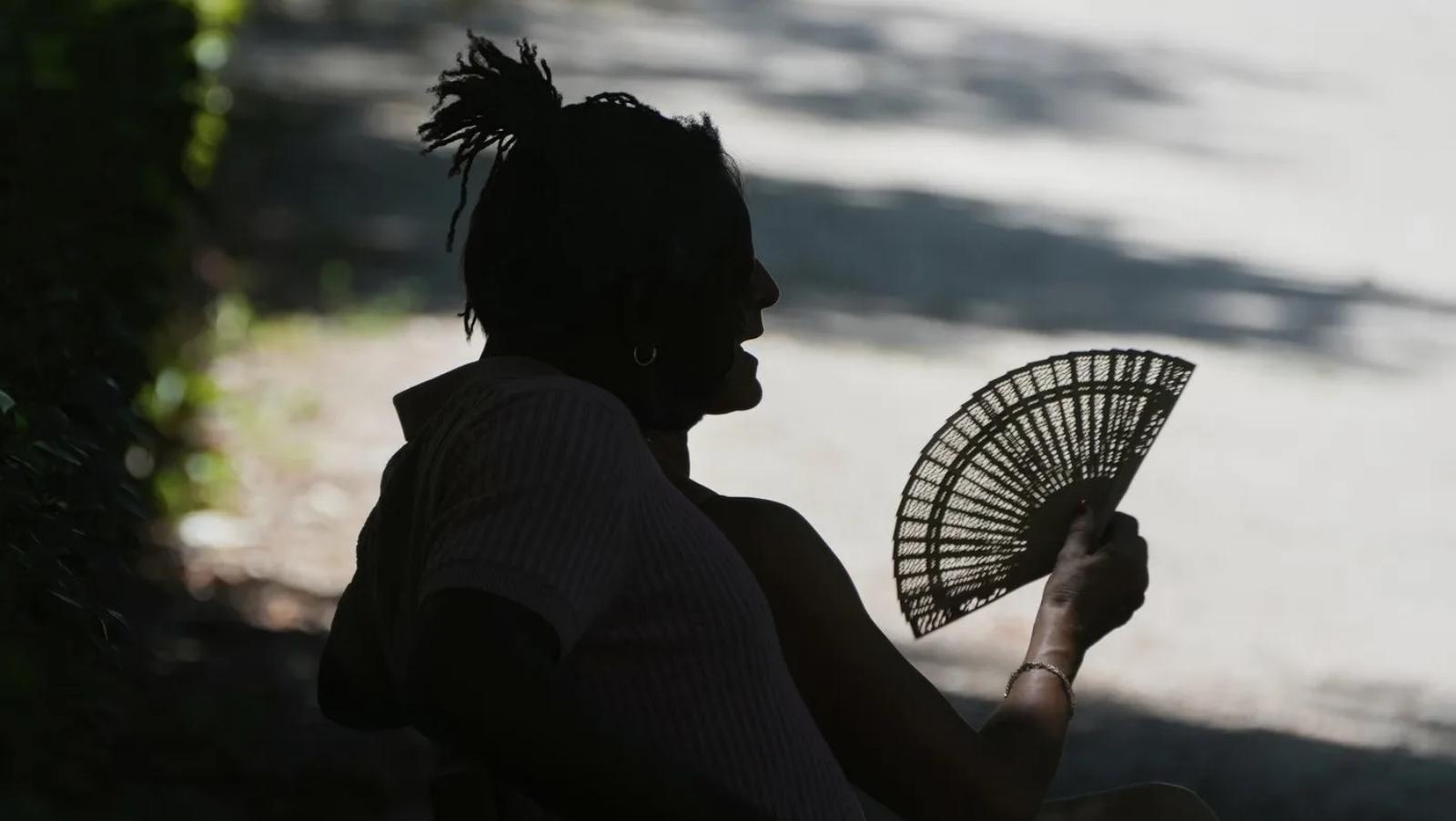 Heatwave Grips Europe: France Closes Schools, Italy Restricts Outdoor Work