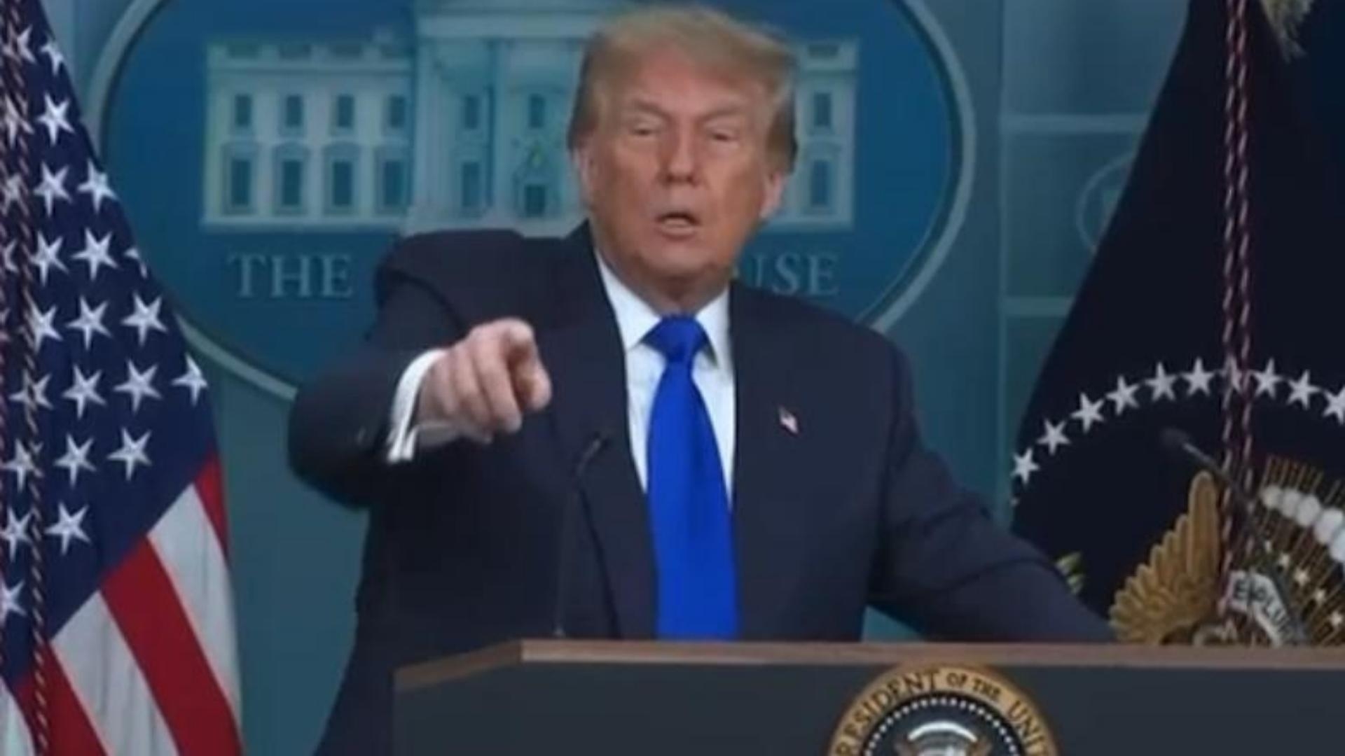 Trump points to the MTV correspondent and selects him among the White House reporters