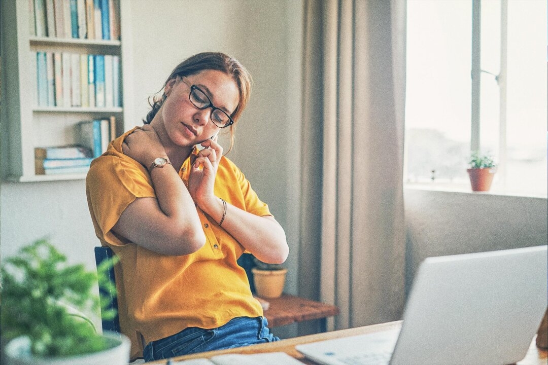 2 Simple Exercises to Improve Posture and Soothe Neck Tension