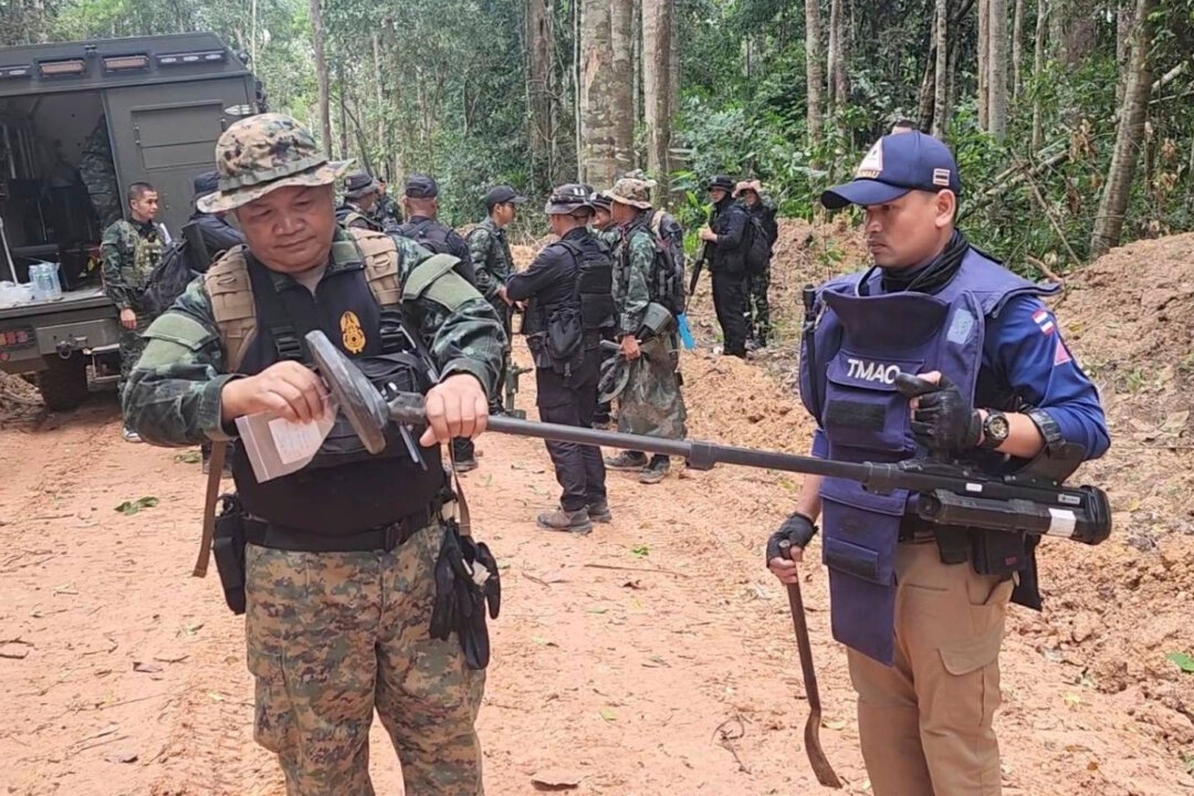 US Embassy Issues Travel Alert to Americans as Clashes Between Thai and Cambodian Forces Continue