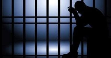 فحص كاميرات المراقبة لكشف ملابسات تعرض فتاة لاعتداء داخل محل بالطالبية