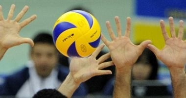 الطائرة يتمسك بلائحة التعاقدات الجديدة