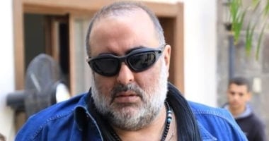 وصول جثمان المخرج سامح عبد العزيز لمسجد الشرطة بالشيخ زايد