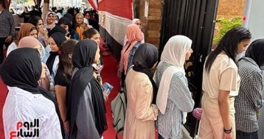 طلاب الثانوية العامة يؤدون اليوم امتحان اللغة الأجنبية الثانية