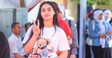 خروج طلاب الثانوية العامة من امتحانى الكيمياء والجغرافيا بالدقى