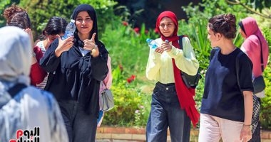 طلاب الثانوية العامة: امتحان الرياضيات البحتة فى مستوى الطالب المتوسط والأسئلة مباشرة.. وزارة التعليم تتخذ الإجراءات القانونية ضد المتورطين فى الغش.. وتعلن عن مواد انتهت كنترولات الثانوية العامة من تصحيحها