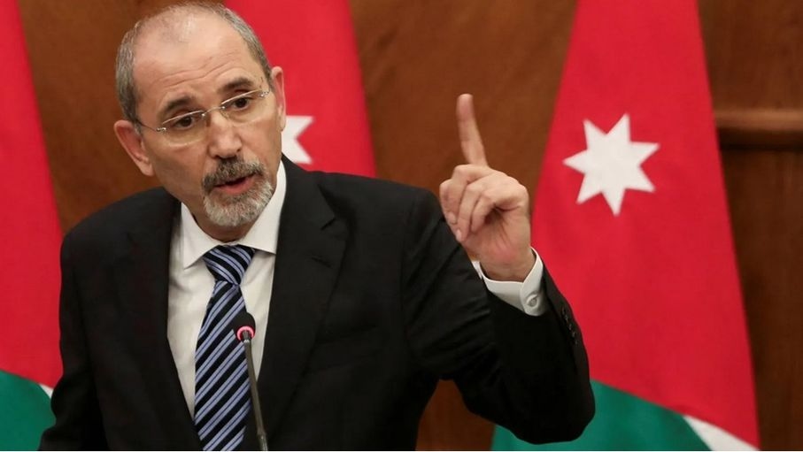 الصفدي: الأردن جاهز لإرسال مئات الشاحنات لغزة حال رفع إسرائيل القيود