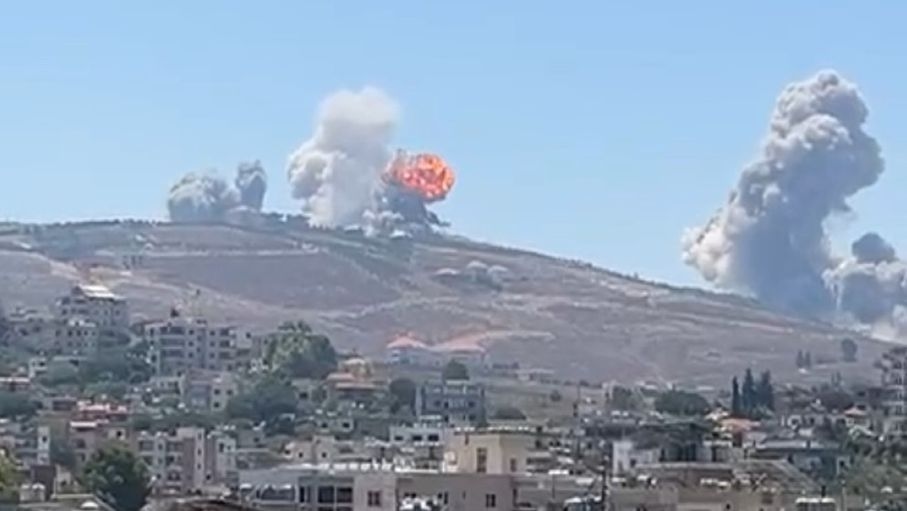 جيش الاحتلال يقصف موقعا تابعا لحزب الله جنوبي لبنان