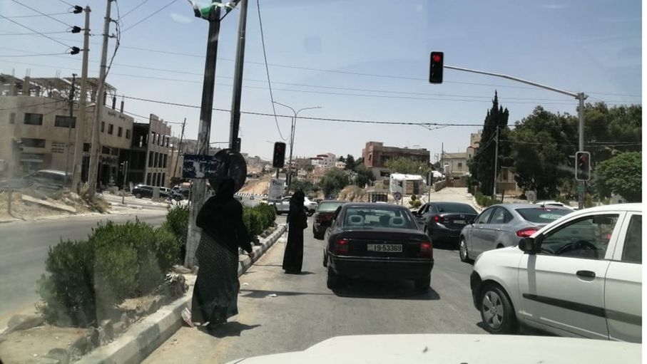 ظاهرة التسول تزداد انتشارا في الكرك ومادبا وسط مطالب بتكثيف جهود مكافحتها