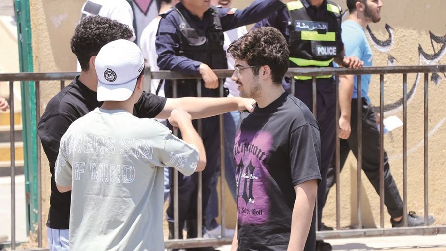 الطريق إلى "التوجيهي": امتحان يبدأ قبل القاعات