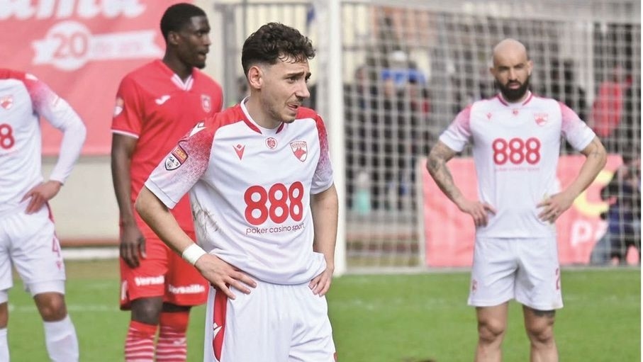لاعبون مغتربون يطرقون باب المنافسات المحلية توددا للمنتخب "المونديالي"