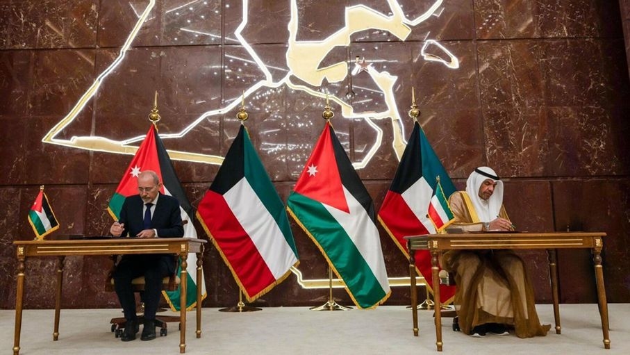 وزير الخارجية ونظيره الكويتي يوقعان 6 اتفاقيات تعاون