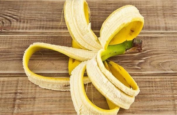 قشور الموز.. علاج طبيعي للدغات البعوض
