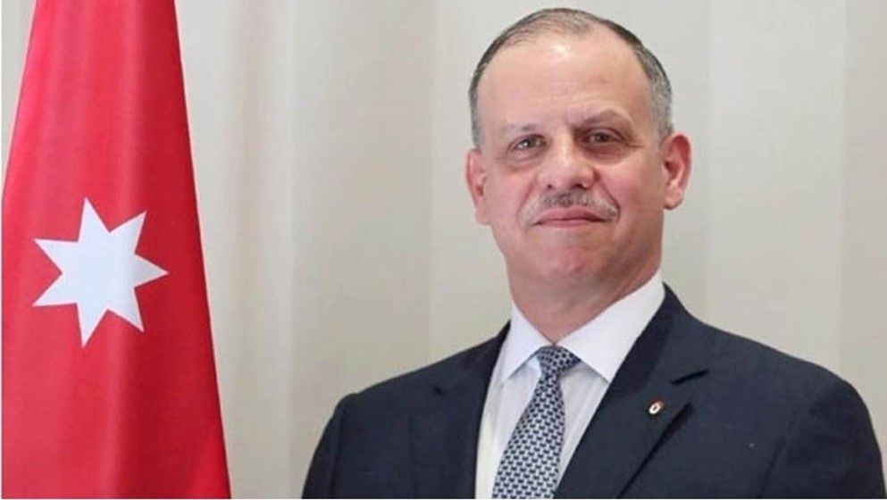 King's Deputy Visits the Tomb of the Founding King - Jordan News