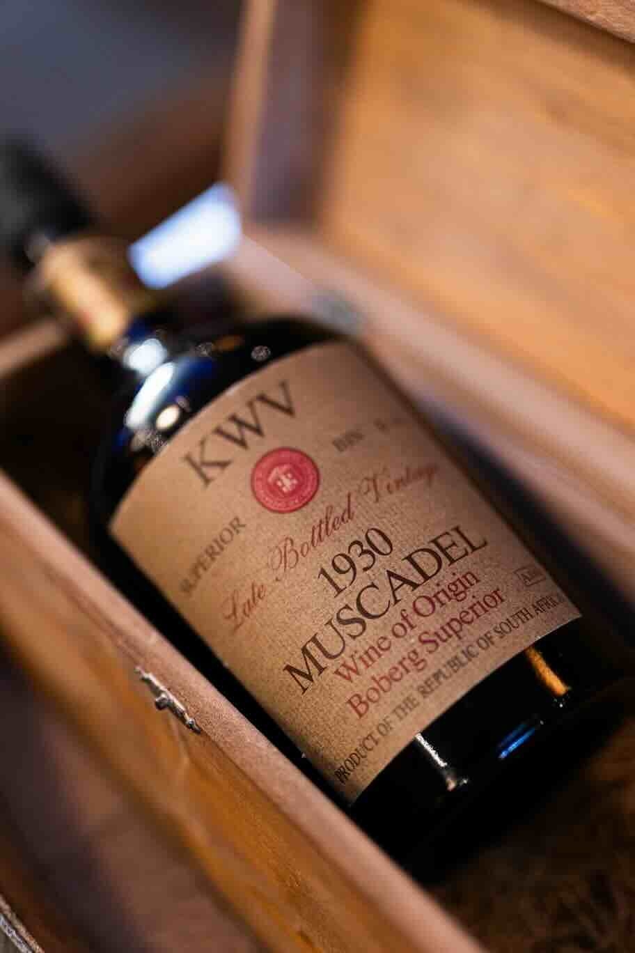 KWV 1930 Muscadel auctioned for R17,000 at historic KWV Auction