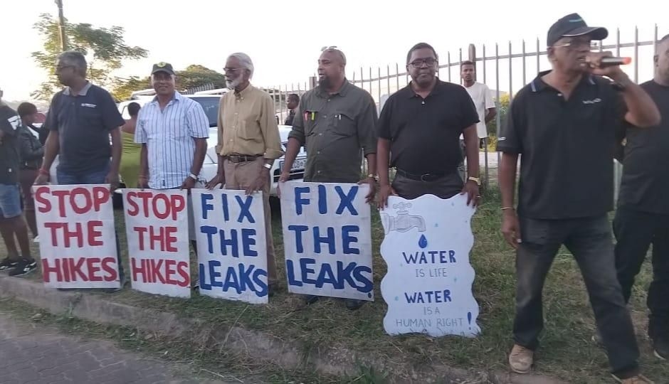Frustrated Chatsworth residents voice concerns over proposed budget and water crisis