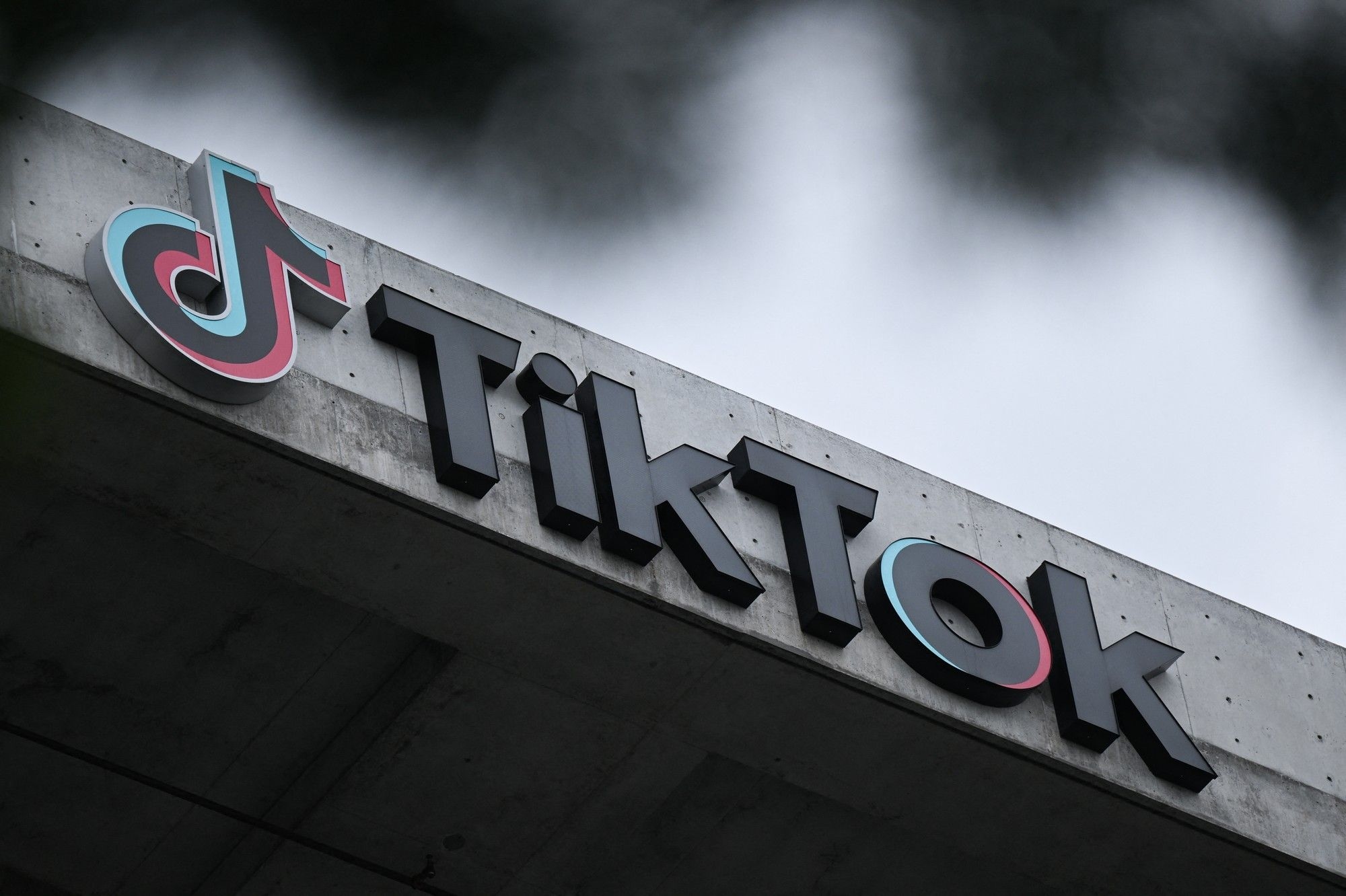 Is TikTok overtaking Facebook and WhatsApp in South Africa's social media landscape?