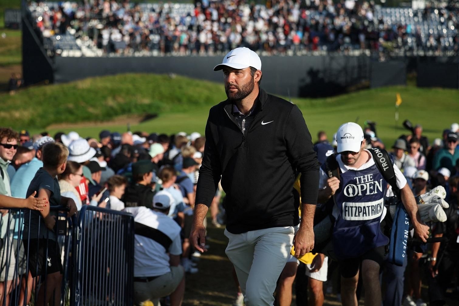 'Tiger-like' Scottie Scheffler set to spoil Rory McIlroy dream in British Open finale