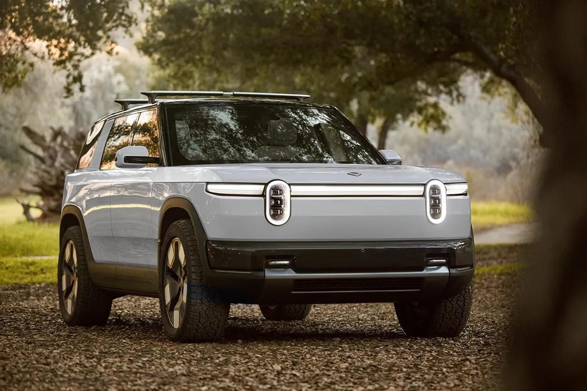 US tariffs, laws push Jeep owner Stellantis into €2. 3bn first-half net loss