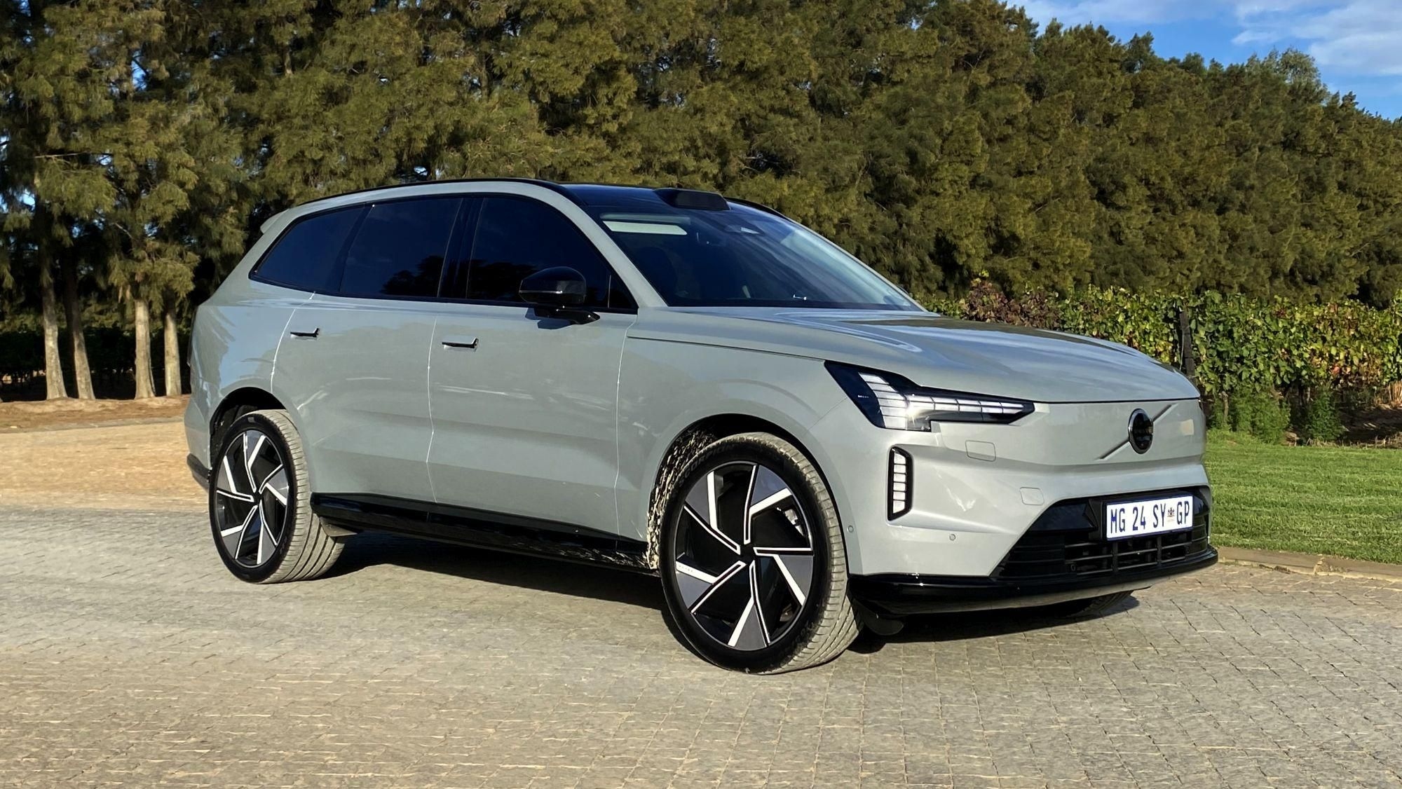 REVIEW: New Volvo EX90 packs impressive tech, but takes minimalism a bit too far