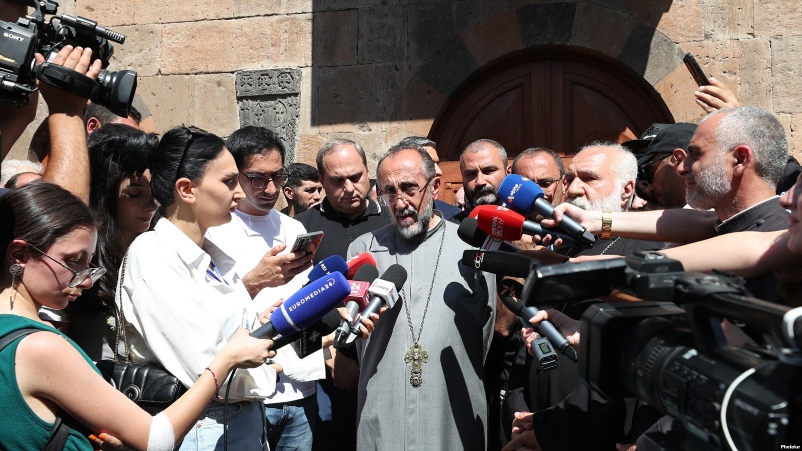 'Russian trace' suspected in Armenian clergy: Another priest faces criminal charges
