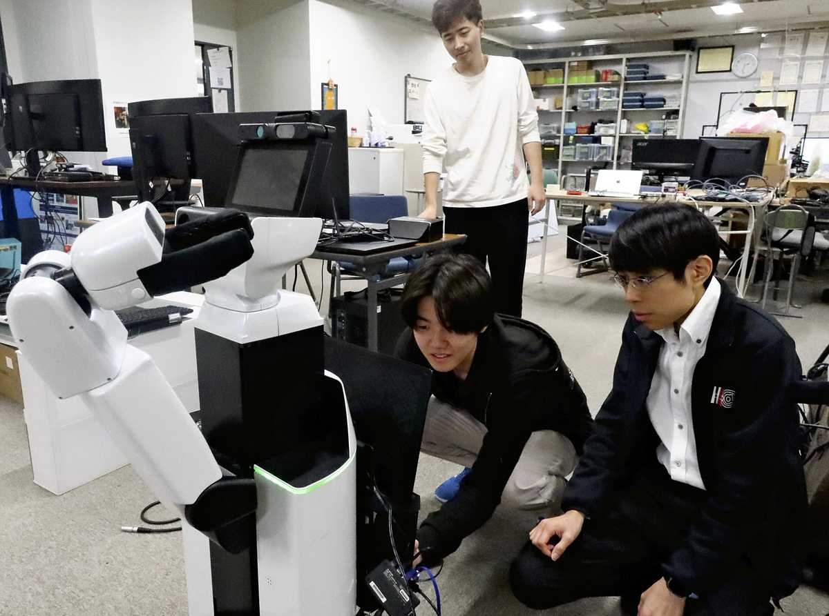 Southwest Japan's Challenges: Signs of Growth / ‘Endless Possibilities' as AI Robots in Kyushu Set Their Sights on the World in Rapidly Advancing Field