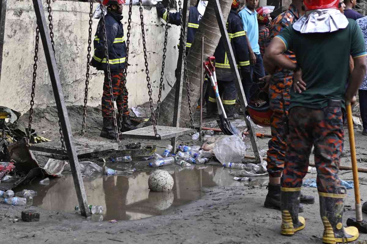 A Bangladesh Air Force Training Jet Crashes into a School in Dhaka and Kills at Least 25 People