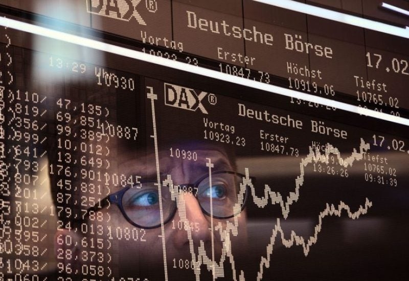 الأسواق الأوروبية تهبط