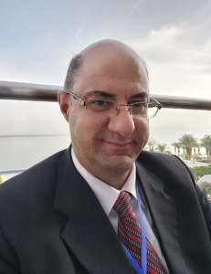 الخمر المغشوش.. سمّ يباع على قارعة الفساد