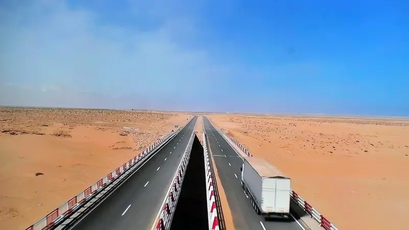5 شركات مغربية تنفذ طريق ملعب الحسن الثاني